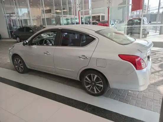NISSAN-VERSA-1.6 16V FLEXSTART UNIQUE 4P XTRONIC NISSAN-VERSA-2017