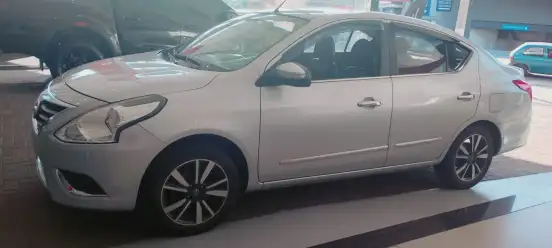 NISSAN-VERSA-1.6 16V FLEXSTART UNIQUE 4P XTRONIC NISSAN-VERSA-2017