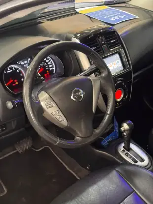 NISSAN-VERSA-2017