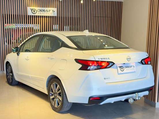 NISSAN-VERSA-2023