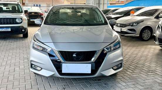NISSAN-VERSA-2021