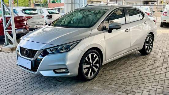 NISSAN-VERSA-2021