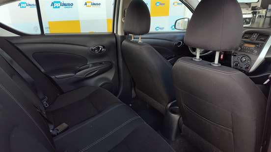 NISSAN-VERSA-2017