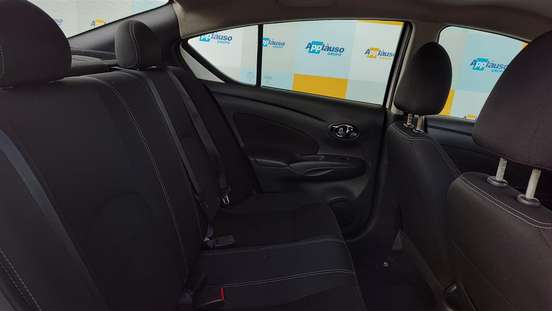 NISSAN-VERSA-2017