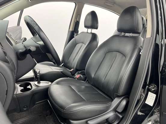 NISSAN-VERSA-2019