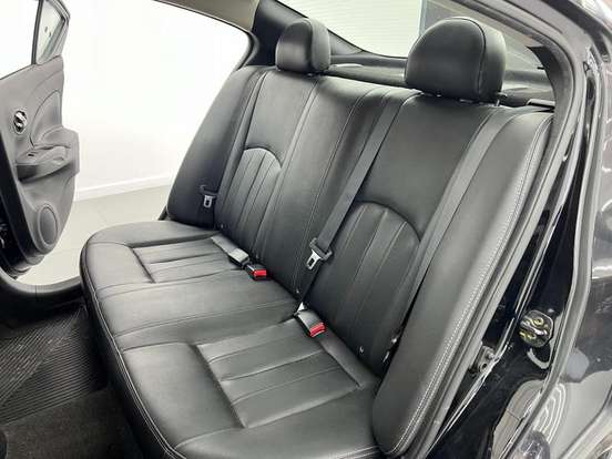 NISSAN-VERSA-2019