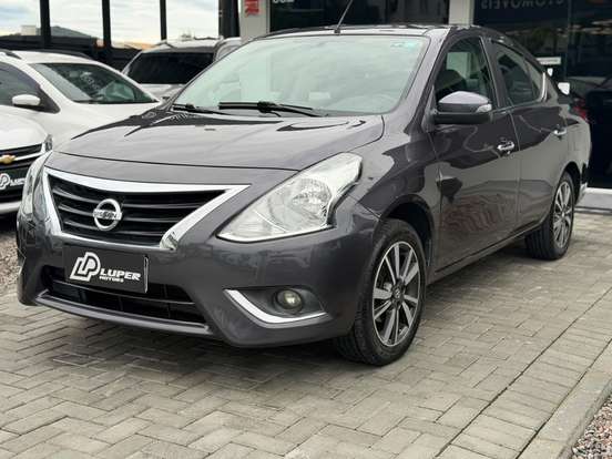 NISSAN-VERSA-2020