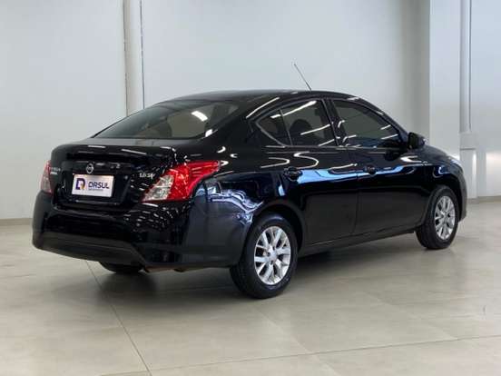 NISSAN-VERSA-2019