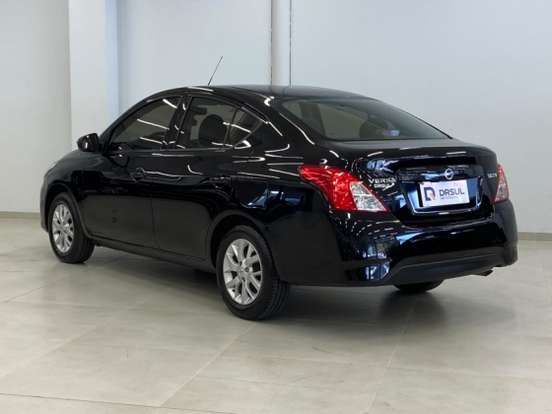 NISSAN-VERSA-2019
