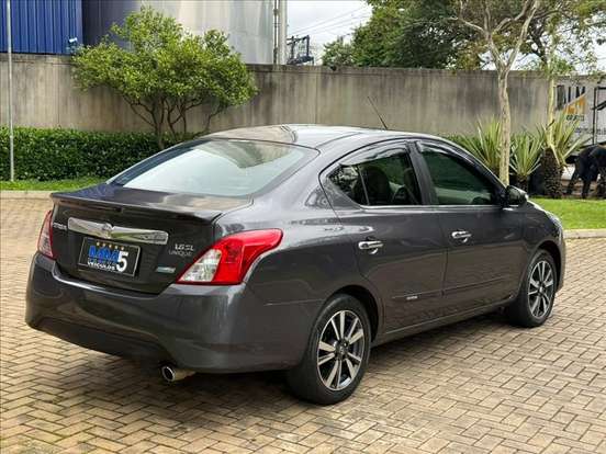 NISSAN-VERSA-2018