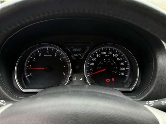 NISSAN-VERSA-2018