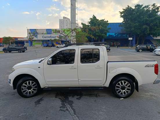 NISSAN-FRONTIER-2.5 SL 4X4 CD TURBO ELETRONIC DIESEL 4P AUTOMÁTICO NISSAN-FRONTIER-2013