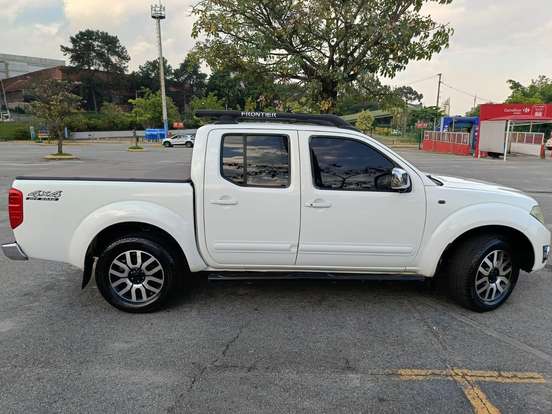 NISSAN-FRONTIER-2.5 SL 4X4 CD TURBO ELETRONIC DIESEL 4P AUTOMÁTICO NISSAN-FRONTIER-2013