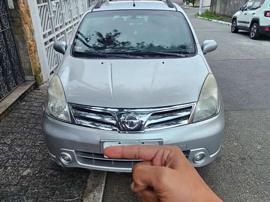 NISSAN-LIVINA-1.8 S 16V FLEX 4P AUTOMÁTICO NISSAN-LIVINA-2013