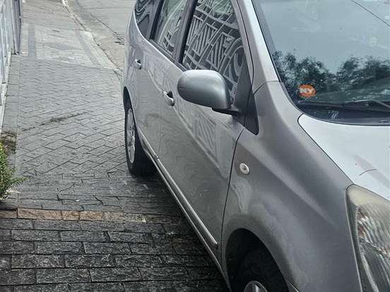 NISSAN-LIVINA-1.8 S 16V FLEX 4P AUTOMÁTICO NISSAN-LIVINA-2013