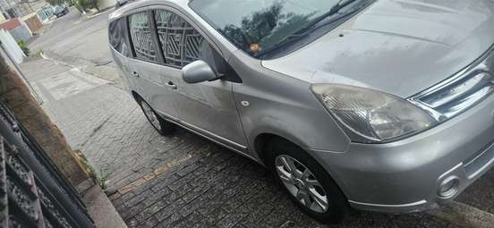 NISSAN-LIVINA-2013