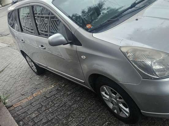 NISSAN-LIVINA-1.8 S 16V FLEX 4P AUTOMÁTICO NISSAN-LIVINA-2013