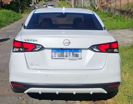 NISSAN-VERSA-2024