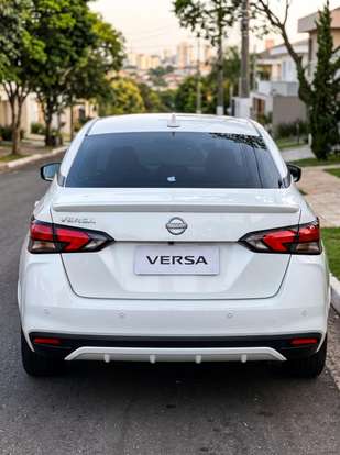 NISSAN-VERSA-2024