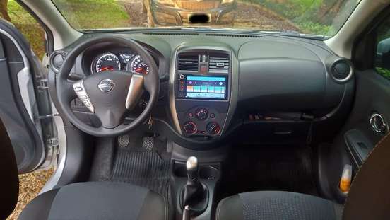 NISSAN-VERSA-2019