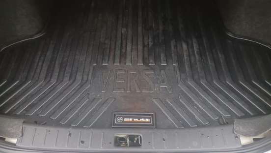 NISSAN-VERSA-2019