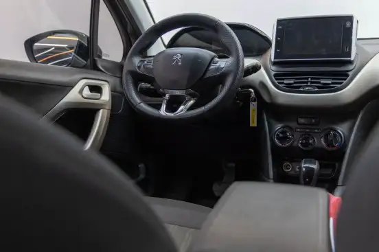 PEUGEOT-2008-2021