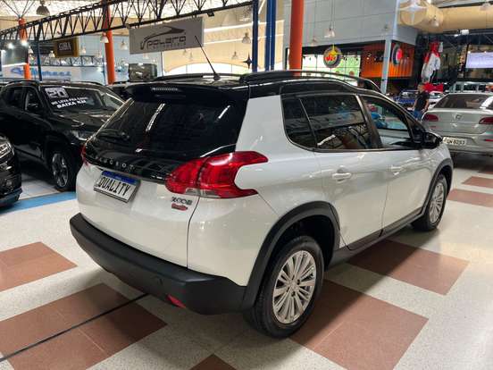 PEUGEOT-2008-2023