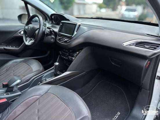 PEUGEOT-2008-2016