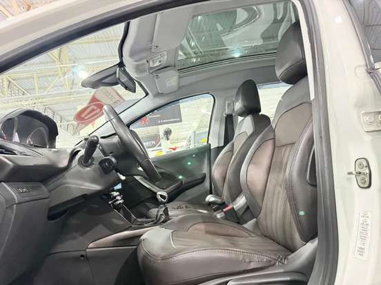 PEUGEOT-2008-2016
