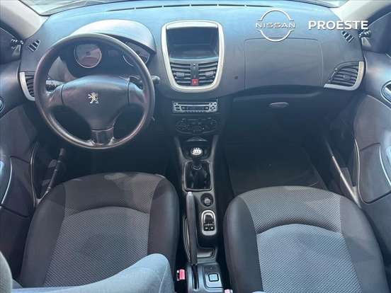 PEUGEOT-207-2012