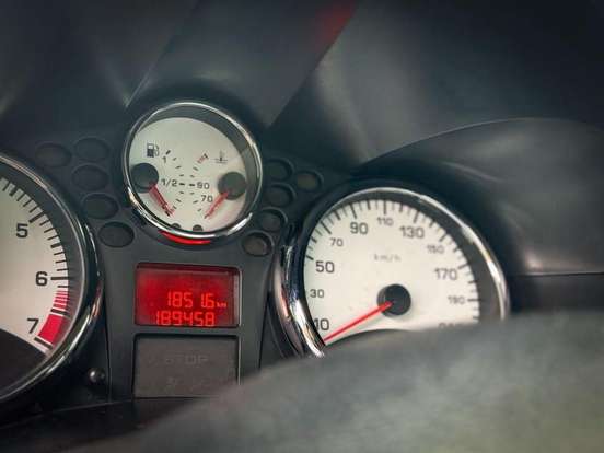 PEUGEOT-207-2011