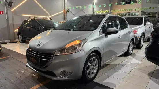 PEUGEOT-208-2013