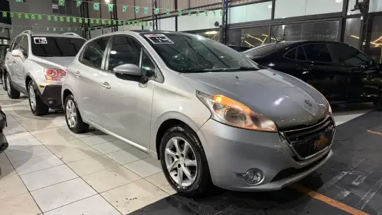 PEUGEOT-208-2013