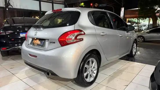 PEUGEOT-208-2013