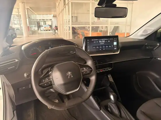 PEUGEOT-208-2022