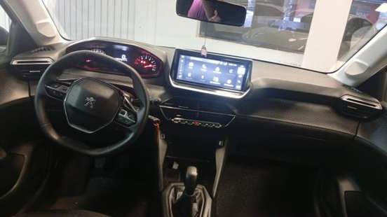 PEUGEOT-208-2024