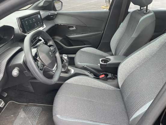 PEUGEOT-208-2024