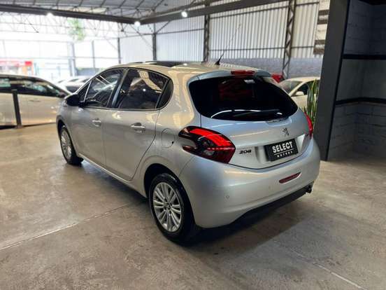 PEUGEOT-208-2017