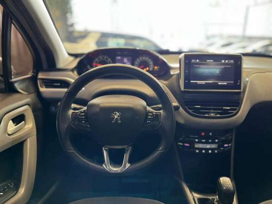 PEUGEOT-208-1.2 ALLURE 12V FLEX 4P MANUAL PEUGEOT-208-2017