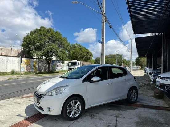 PEUGEOT-208-2013