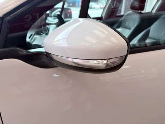 PEUGEOT-208-2014
