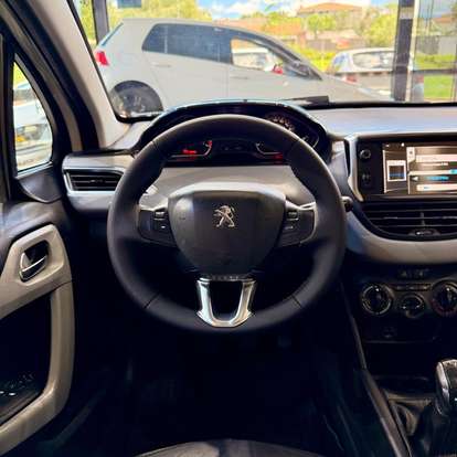PEUGEOT-208-2014