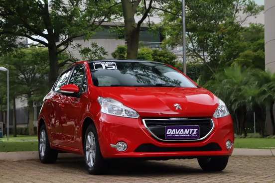 PEUGEOT-208-2015