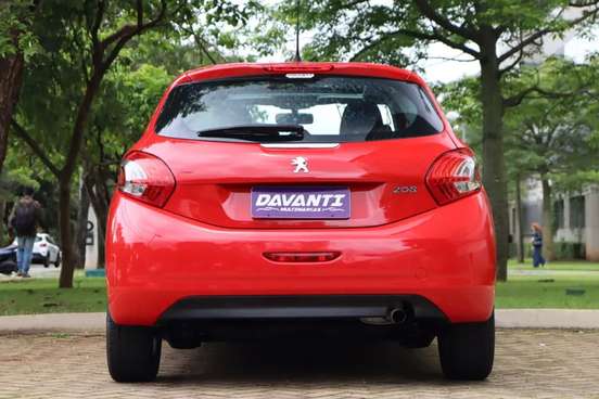 PEUGEOT-208-2015