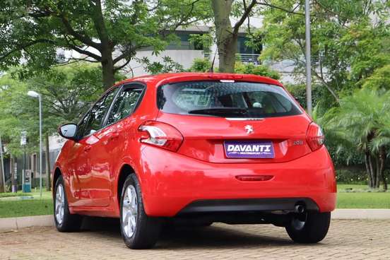 PEUGEOT-208-2015