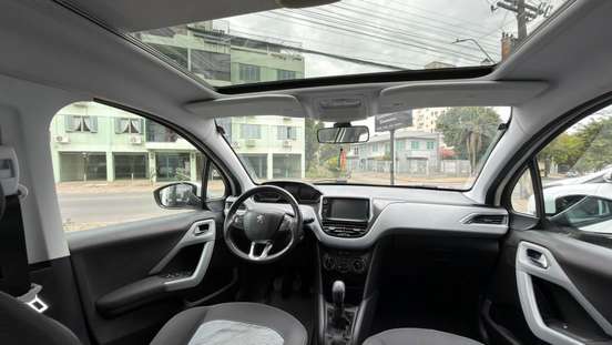 PEUGEOT-208-2013