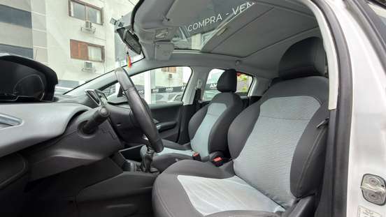 PEUGEOT-208-2013