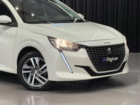 PEUGEOT-208-2021