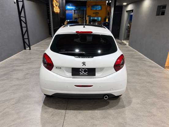 PEUGEOT-208-2017