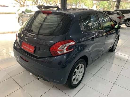 PEUGEOT-208-2016